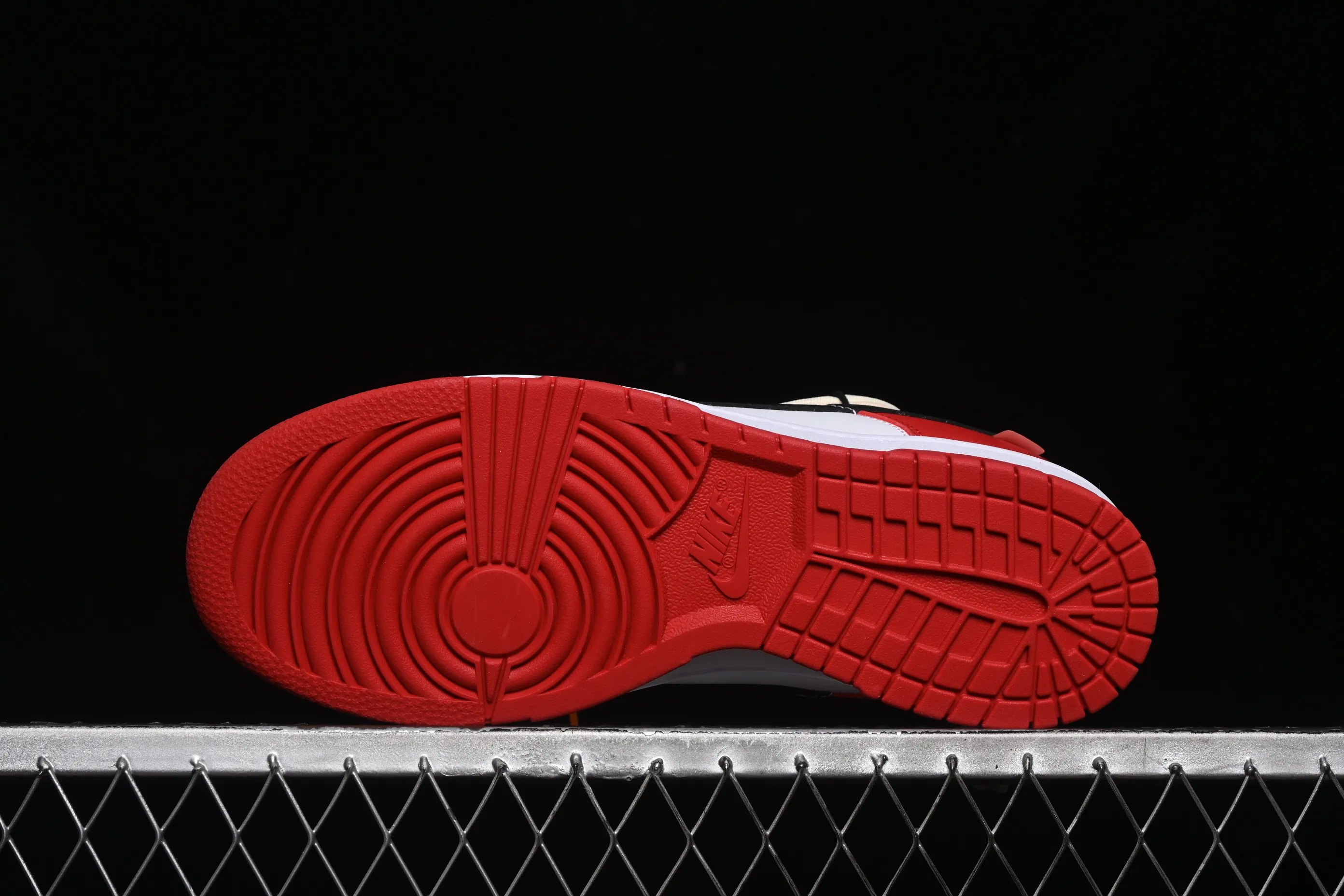 All categories Nk SB Dunk Series Nk SB Dunk Low High-end customized low-top sneakers Nike SB Dunk Low white black red strap low-top casual sneakers DD1391-602